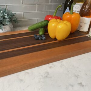 Café Cutting Board - Walnut / Cherry